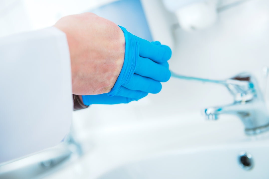 Understanding Hypersensitivity Reactions to Nitrile Gloves: Causes, Symptoms, and Prevention